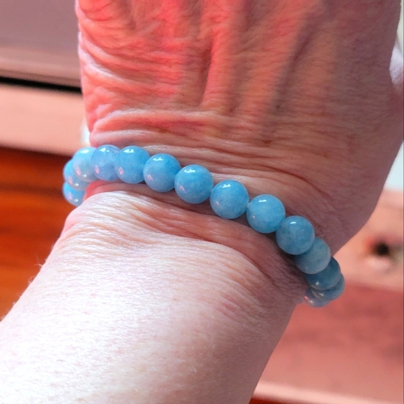 Desert Rose NWT 8mm Aquamarine Stretch Bracelet - Picture 3 of 8